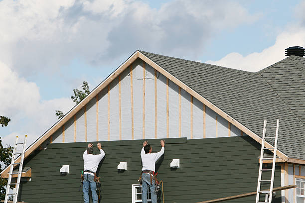 Professional Siding technician working in Glenwood, GA